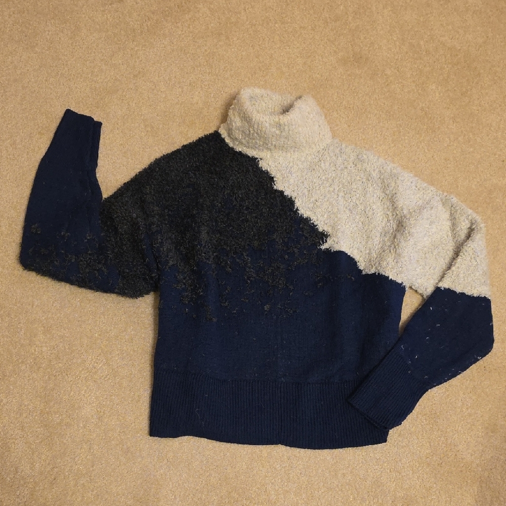 lululemon athletica Navy and Cream Turtleneck Sweater